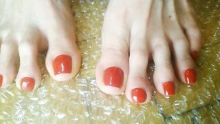 ASMR soothing bubble wrap with lengthy toes - OlgaNovem