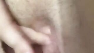 Playing with my self untill I cum