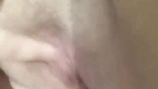 Playing with my self untill I cum