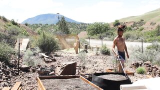 Filthy Hunk Showers Off With The Hoes & Sprays Down Some Seed