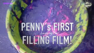 Filling my shiny ebony wetlook leggings with thick gunge!