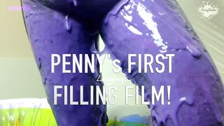 Filling my shiny ebony wetlook leggings with thick gunge!