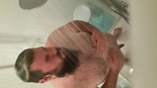 Alt beim Duschen