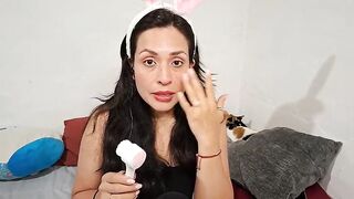 ASMR RELAXING FACIAL CLEANSING (ROLEPLAY IN SPANISH)