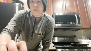 TWITCH STREAM SCREWS CHAT WHILST PLAYING FORTNITE!