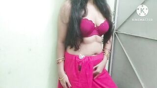 Showing her twat on live call