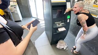 Lara CumKitten - Teaser FERNGESTEUERT durch die Town