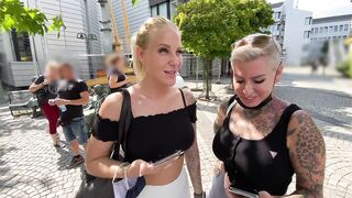 Lara CumKitten - Teaser FERNGESTEUERT durch die Town