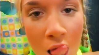 2 Slutty Lesbo Teens Play with a Double Sextoy in Their Vagina