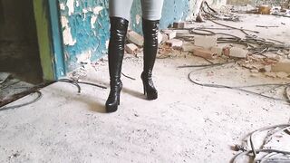 Boots, Jeans & Crushing Tease in an Abandoned Building