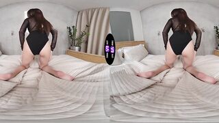 Lola Crave Worships Body In Bodysuit Then Unfastens For Soaked Cunt Access - TmwVRnet