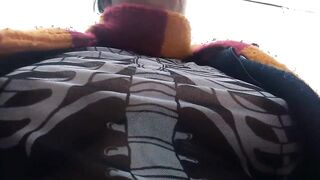 Mira como me rebotan las tetas en la calle