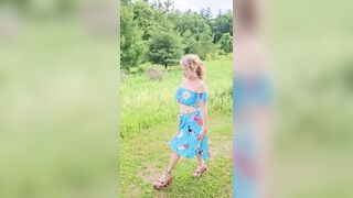 Real TOPLESS MAMA Outside Aged mother I'd like to fuck LARGE TIT in the Sunshine