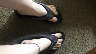 I love the way My feet sound in My flip flops!