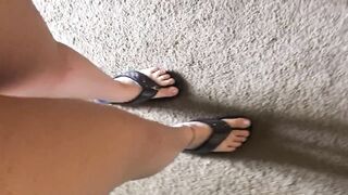 I love the way My feet sound in My flip flops!