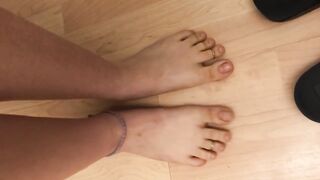 I love the way My feet sound in My flip flops!