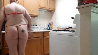 pawg in lascivious underware makin the bacon