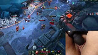 Playing League of Legends with a sex-toy on my clitoris #1 Luna