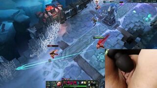 Playing League of Legends with a sex-toy on my clitoris #1 Luna