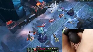 Playing League of Legends with a sex-toy on my clitoris #1 Luna