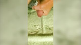 Дрочу сводной сестре, пока она не увидит