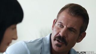 Stepdad knows exactly how to get what that guy wishes from his breasty stepdaughter Aleksa Mink.This chab plays into the large bazookas brunettes sympathies and screws her