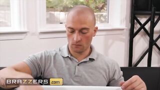 Brazzers - Whitney Wright Gets Oiled Up And Buttfucked Hard By Zac Wild