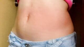 I show my red abdomen from the punishment I received from the red stomach game, my belly inflamed