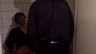 Gilf's washroom surprise
