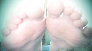 Foot worship POV: Wrinkled soles