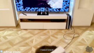 Tricky stepson bangs his inexperienced stepmom whilst this babe's in virtual reality