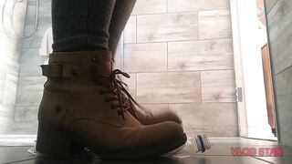 Crushing with hawt feet
