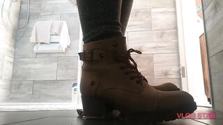 Crushing with hawt feet