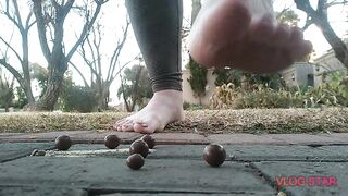 Crushing with hawt feet