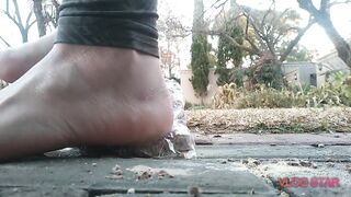 Crushing with hawt feet