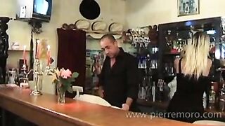 An amateur french whore gets butt fingered and blows a penis